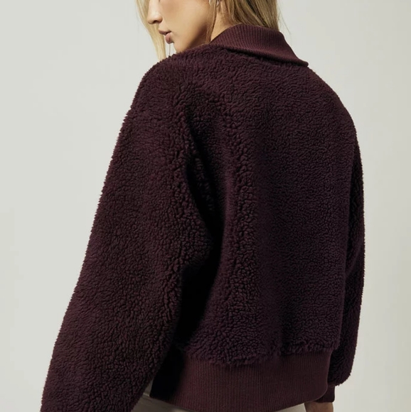Varley Daphne Sherpa Luxe Pullover - Picture 6 of 8